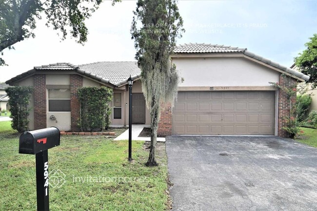 Building Photo - 5941 York Ln