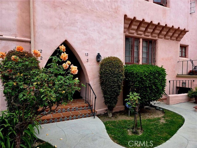 Foto del edificio - 1728 E 3rd St