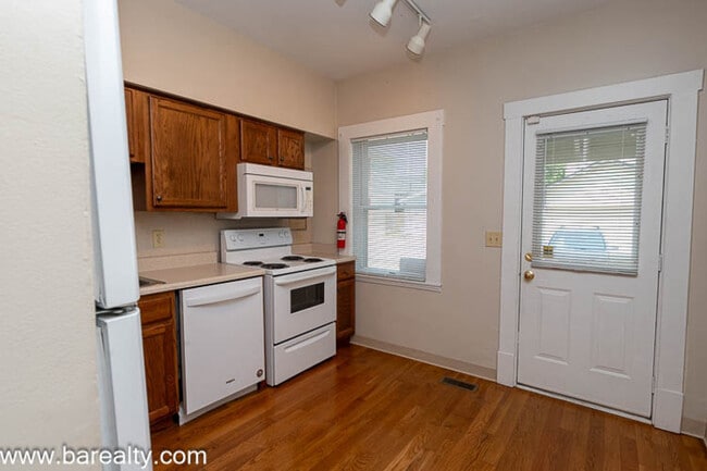 Foto del edificio - 1080 Mt Pleasant Ave