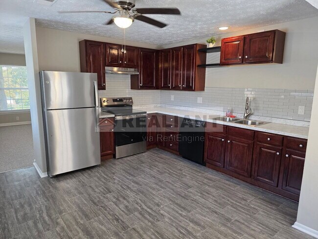 Building Photo - 364 E Tiverton Way