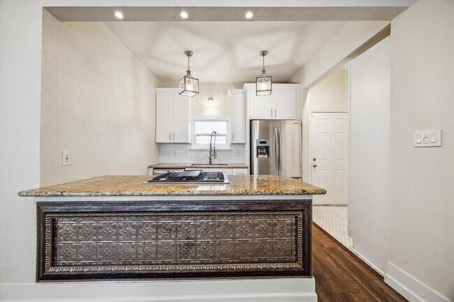 Foto del edificio - 838 W 26th St