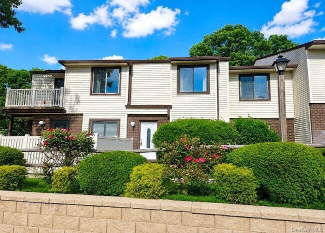 Foto del edificio - 79 Birchwood Rd