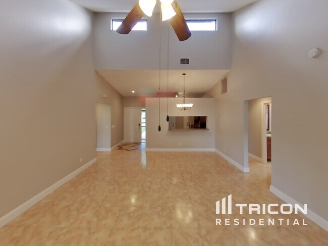 Building Photo - 4940 81st Ave Terrace E