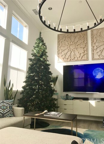 Building Photo - 128 Crescent Moon