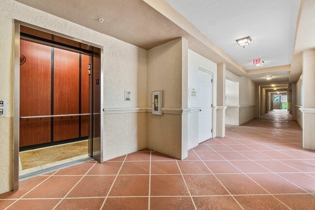 Building Photo - 2203 Tuscany Way