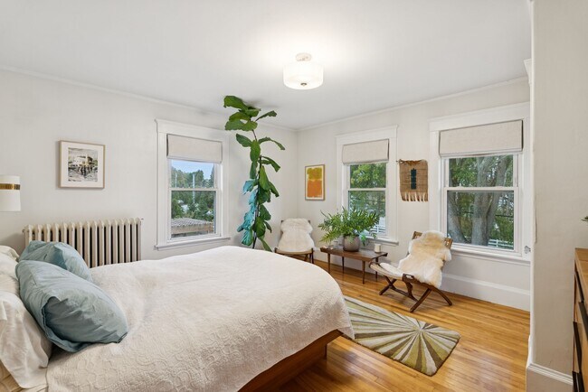 Foto del edificio - 38 Ocean House Rd