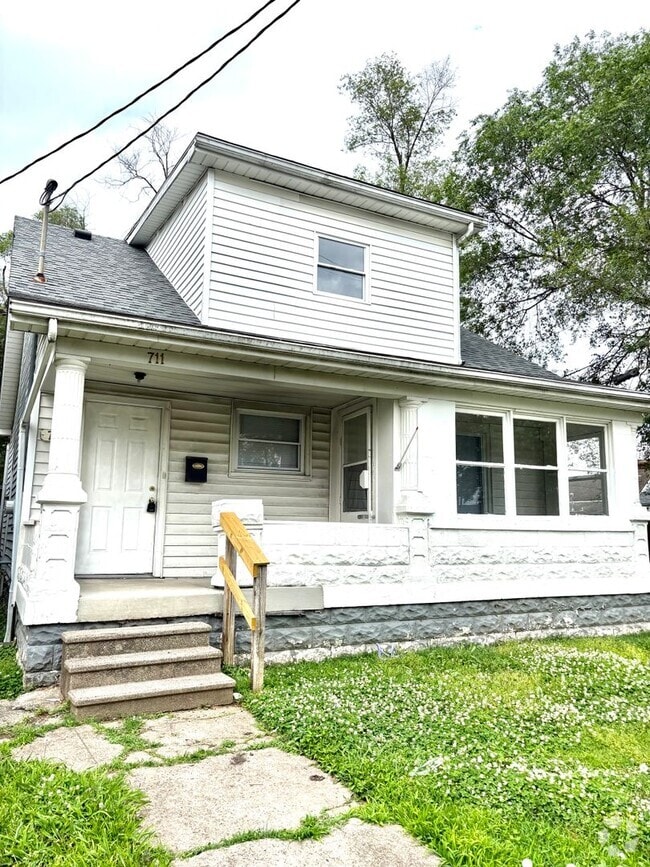 Building Photo - 711 Heywood Ave