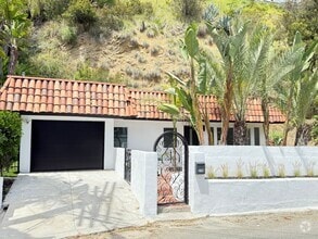 Building Photo - 2170 Sunset Plaza Dr