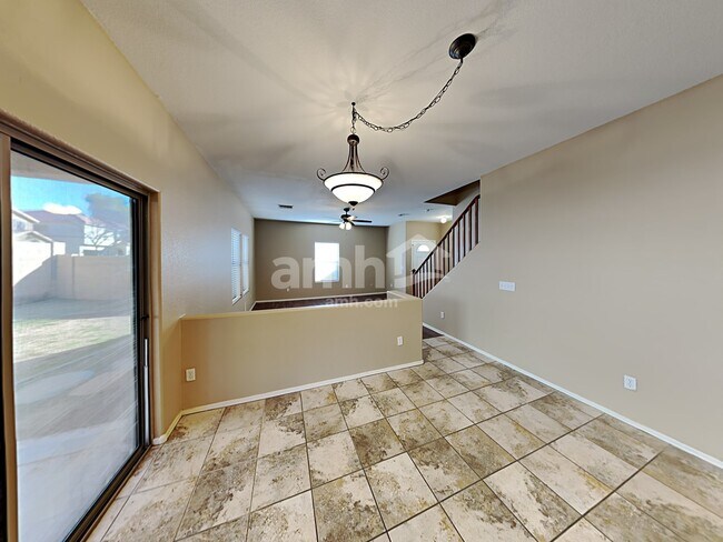 Building Photo - 8462 E Lindner Ave
