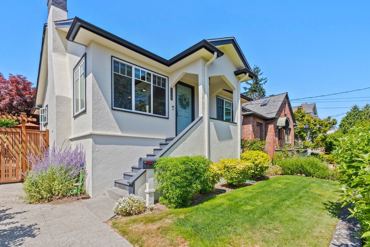 Primary Photo - 3bd/1.75ba Seattle Home