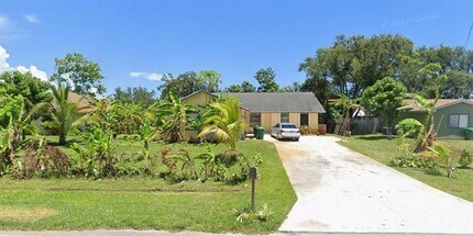 Building Photo - 2249 SE Melaleuca Blvd