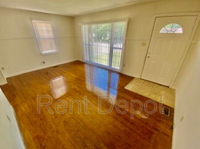 Foto del edificio - 1809 Shelby Ave