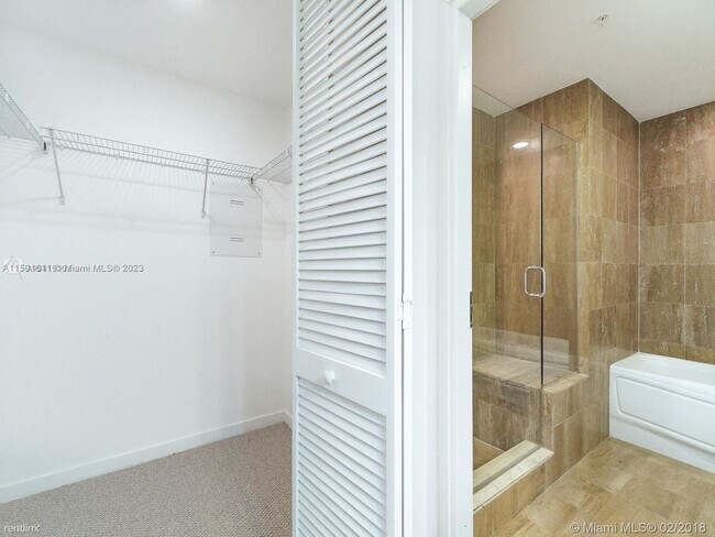 Building Photo - 2 br, 2 bath Condo - 300 S Biscayne Blvd A...