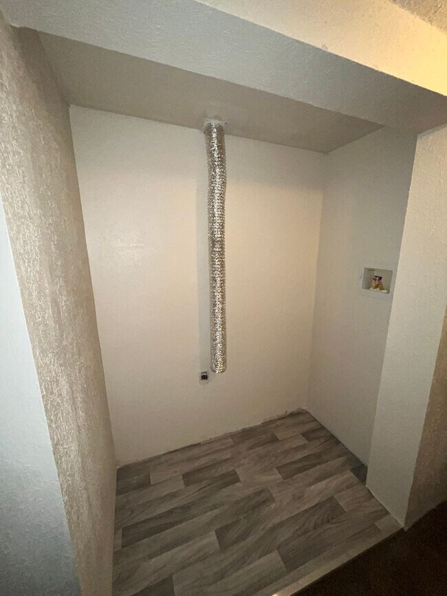 Foto del edificio - 501 E 4th St
