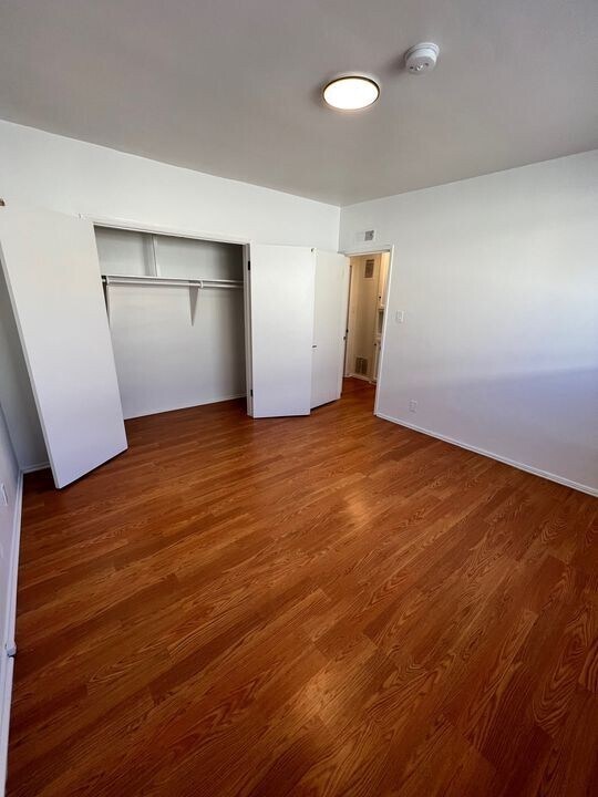 Foto del edificio - 1130 S Clark Dr