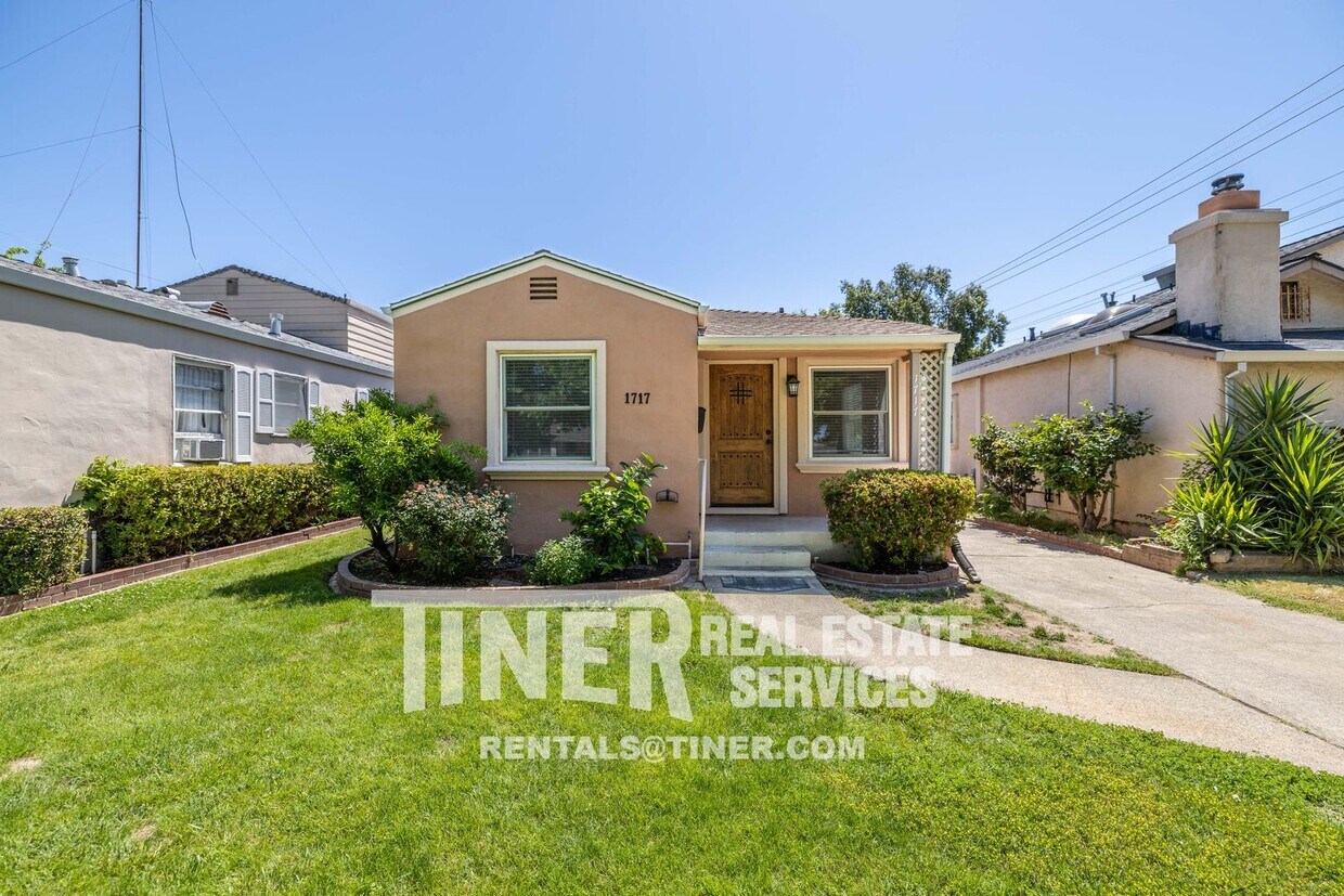 Primary Photo - Charming E. Sac Bungalow