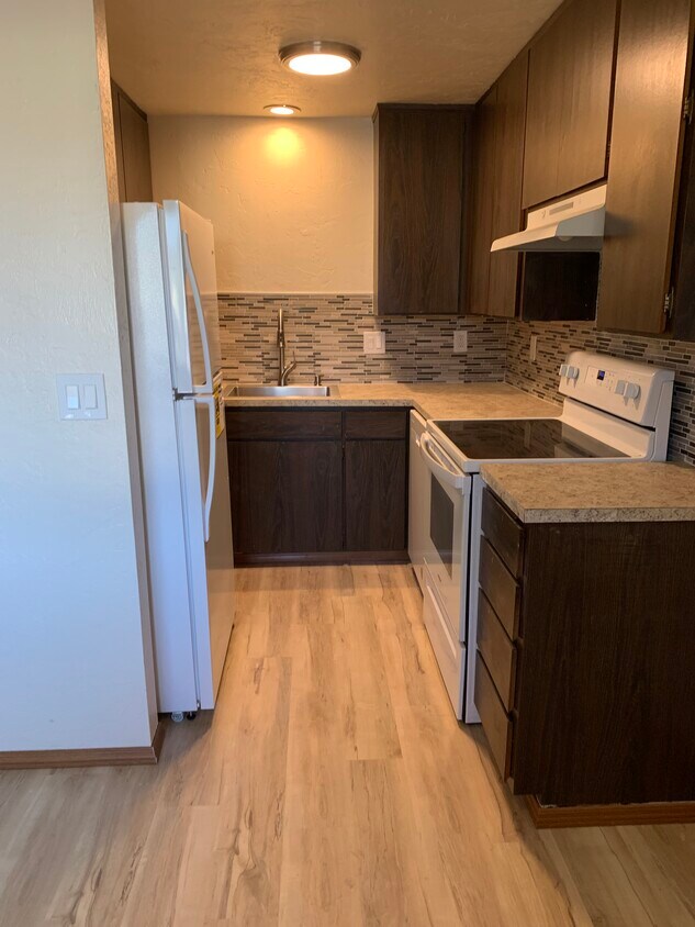 Foto principal - 890 Morton Pl