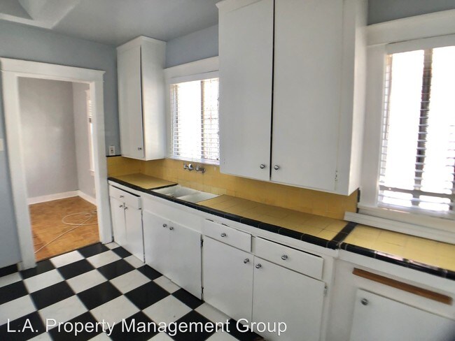 Foto del edificio - 1631 W 37th St
