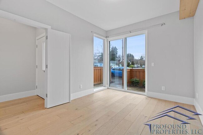 Building Photo - 6064 NE 42nd Ave