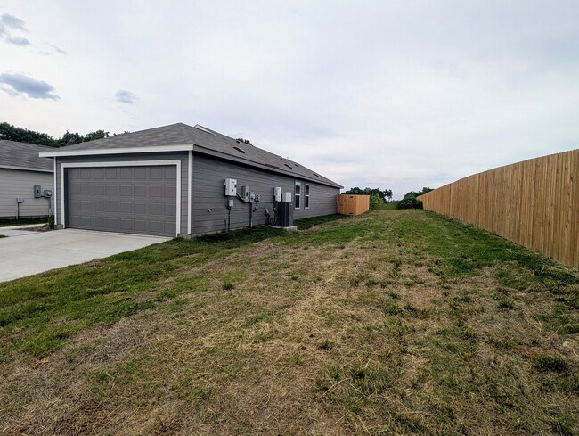 Foto del edificio - 304 Cornstalk Ln