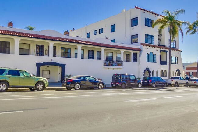 Foto del edificio - 2241 Fourth Ave