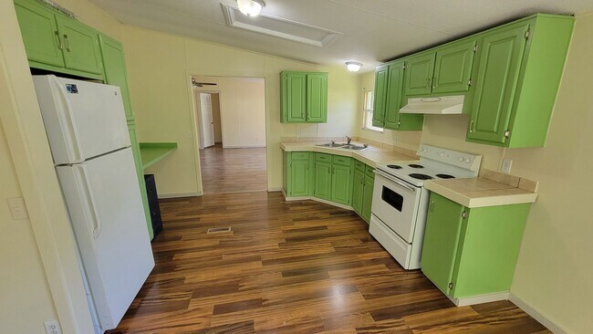 Building Photo - Manufactured Home Available in Anderson