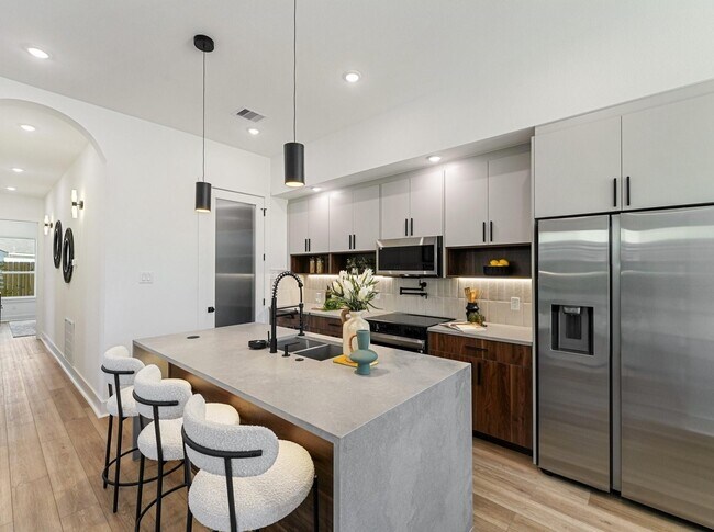 Foto del edificio - 8322 Williamsdell St