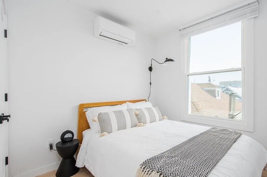 Foto del edificio - 108-09 Rockaway Beach Dr