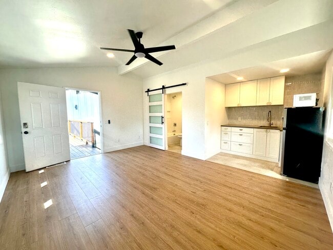 Living space - 7080 Estrella de Mar Rd