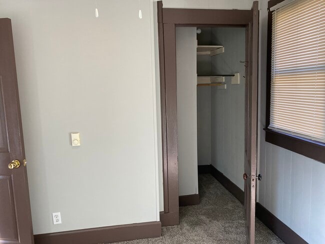 Foto del edificio - 362 N Line St