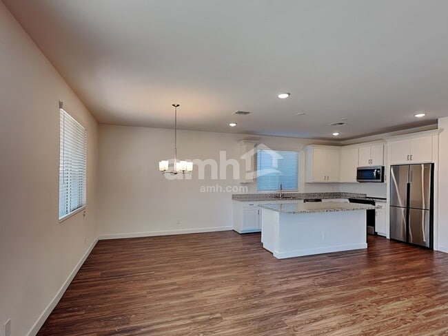 Foto del edificio - 4308 S 105th Dr