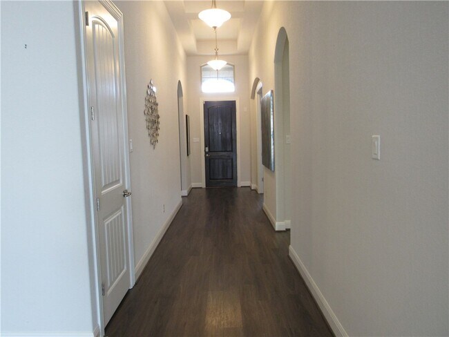 Building Photo - 2709 Steece Way