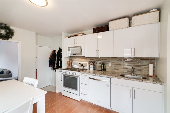 Foto del edificio - 132 Adams St