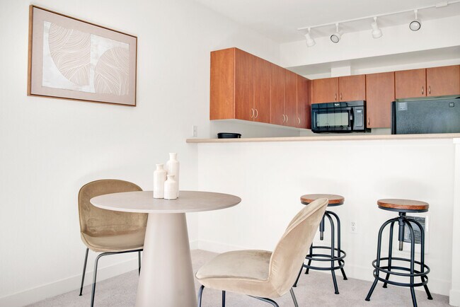 Foto del edificio - 11000 NE 10th St