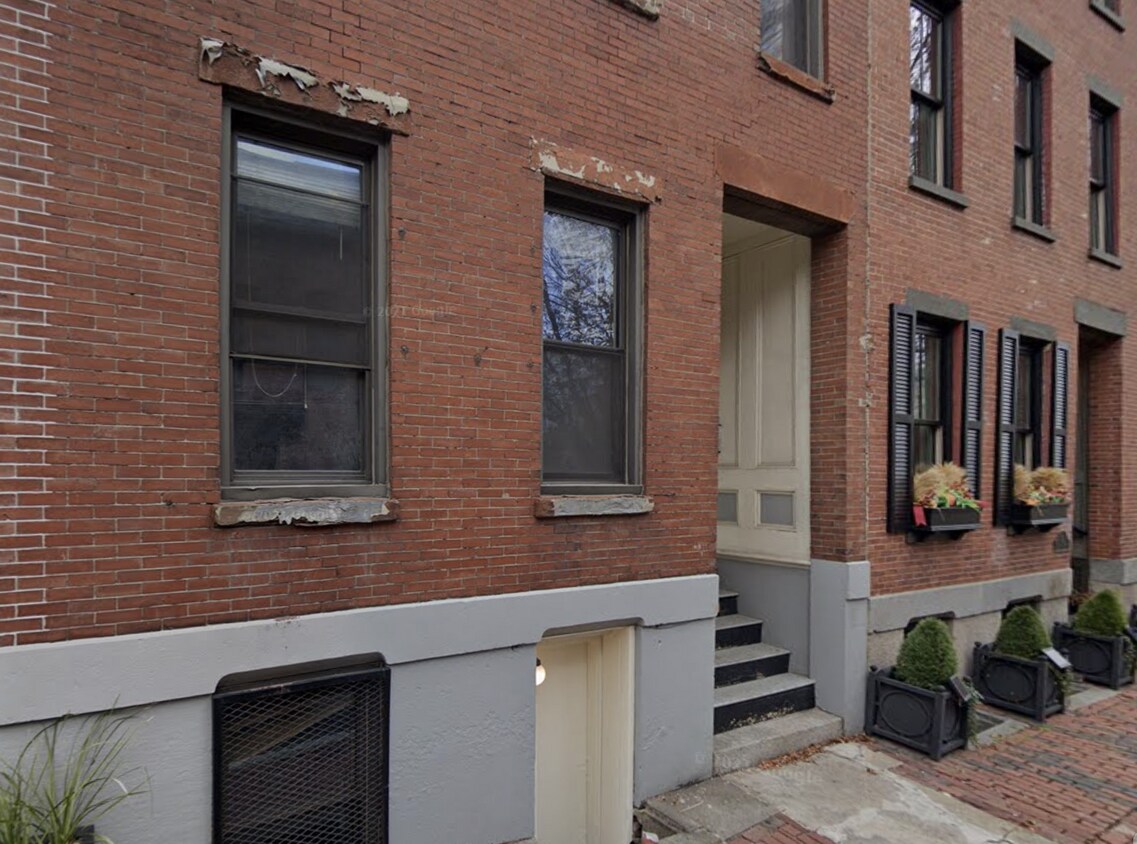 Building Photo - 38 Bradford St