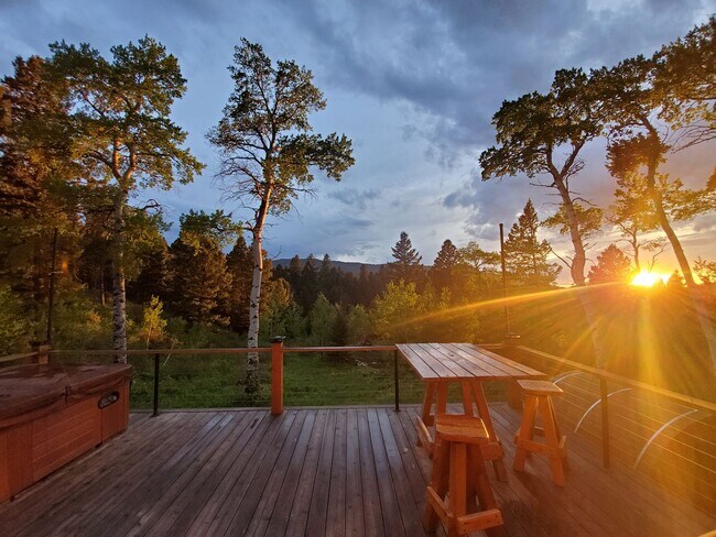 Foto del edificio - Newly Renovated and Fully Furnished Cabin ...