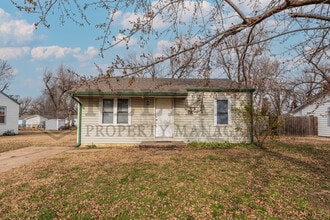 Building Photo - 224 Grover Ave