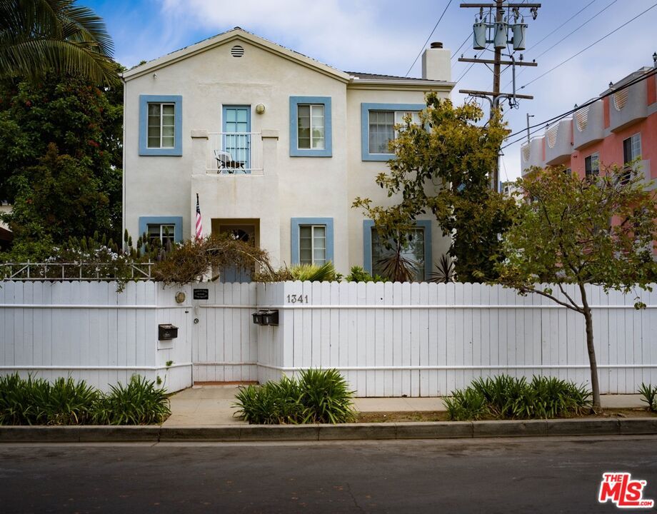 Foto principal - 1341 Stanford St