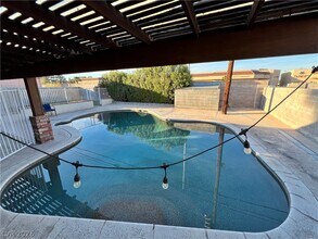 Building Photo - 6446 Meadowlark Ln