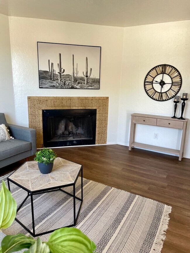 Building Photo - 1050 Meadowlark Ct