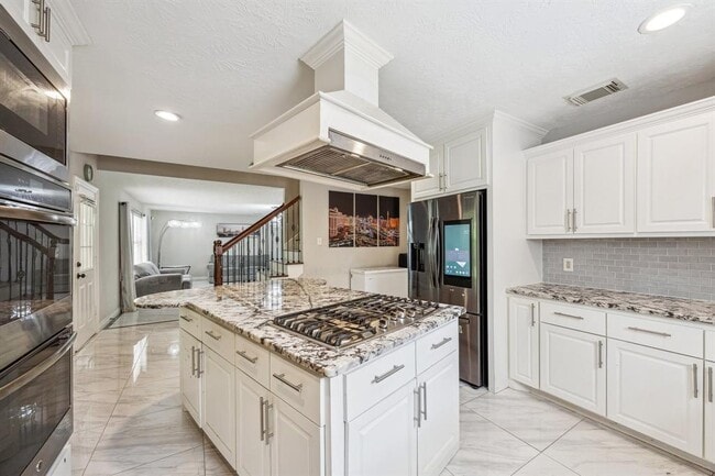 Foto del edificio - 6021 Whispering Lakes Dr