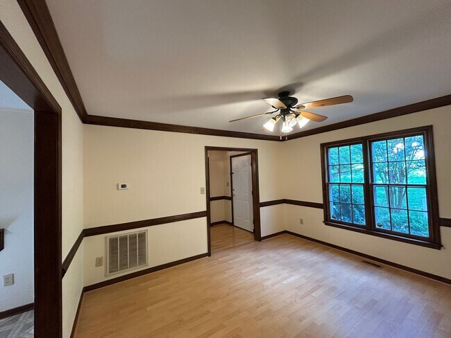 Building Photo - 7502 Native Dancer Dr
