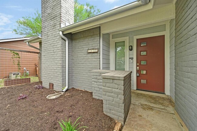 Foto del edificio - 6606 Woodhue Dr