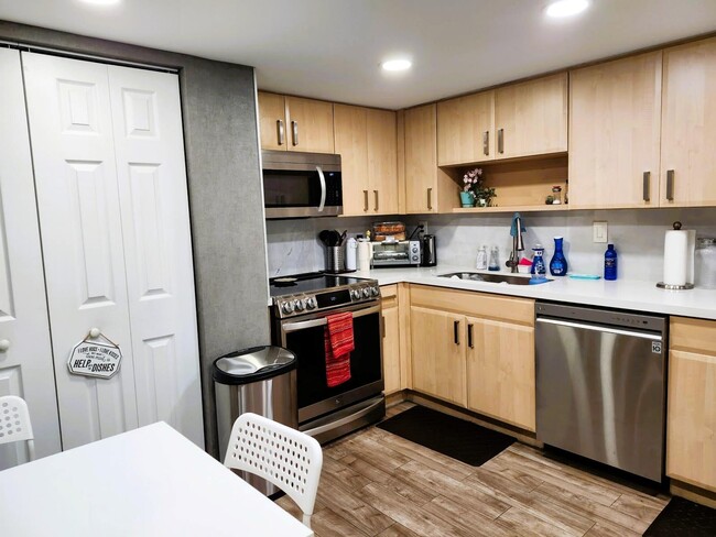 Foto del edificio - 575 NW 98th Ave