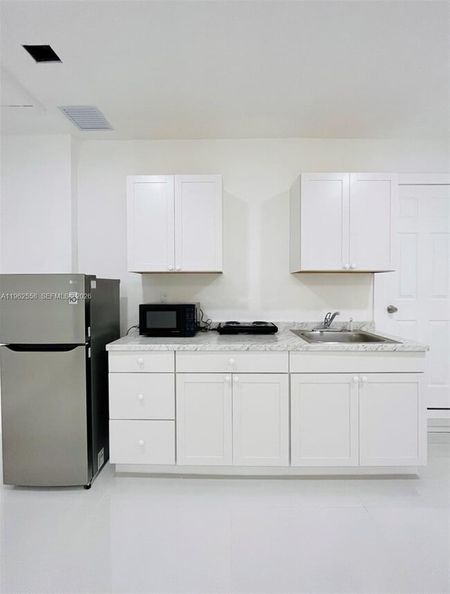 Foto del edificio - 1063 SW 142nd Ave
