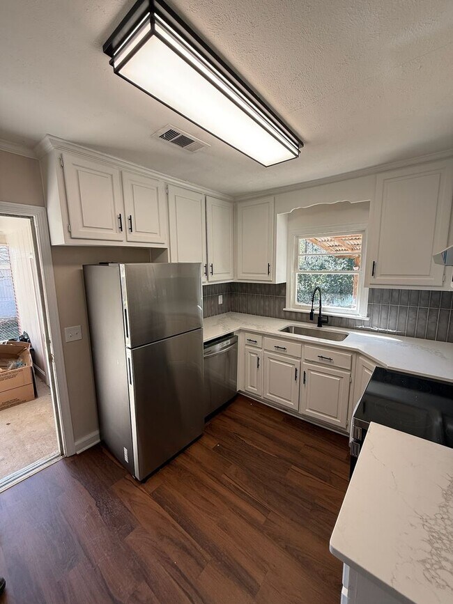 Building Photo - Wonderful 3 bedroom home in North Columbus