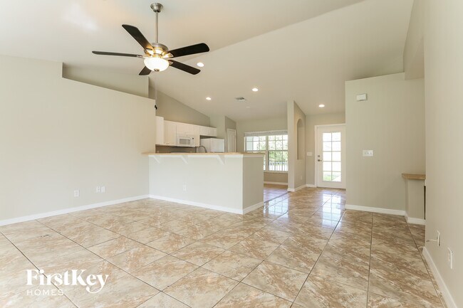 Foto del edificio - 538 Flamingo Ave S