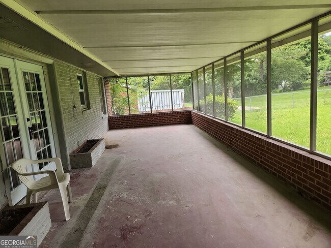 Foto del edificio - 4499 Childress St