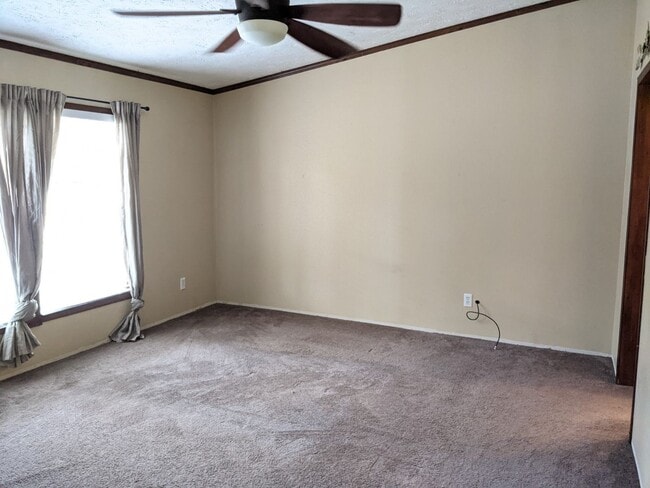 Building Photo - 3/2 home in Bastrop