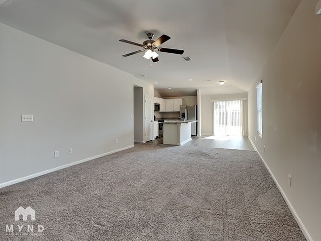 Building Photo - 12384 Waterbury Dr